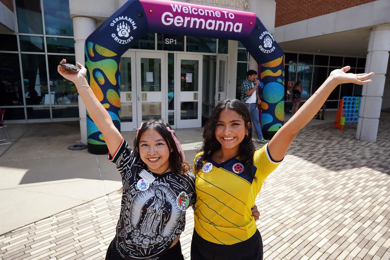 Ana (right) shown with fellow Hispanic Student Alliance and Student Government Association member Keyla Herrera Guzman at Germanna’s Grizzly Day