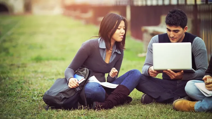 Internatl Students on lawn